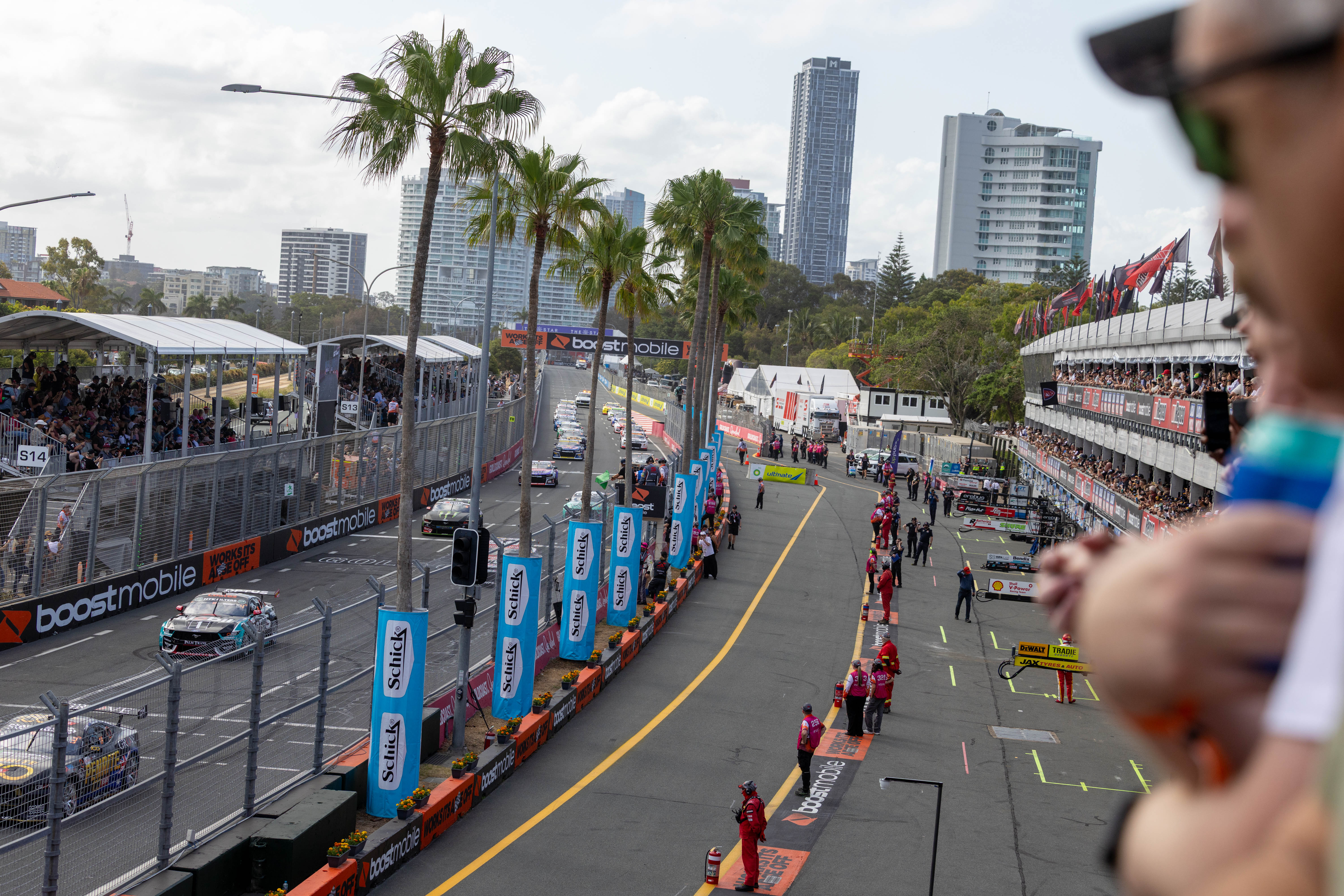 Race Central Pit Lane Inclusion