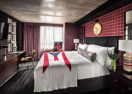 The Graduate by Hilton Columbus