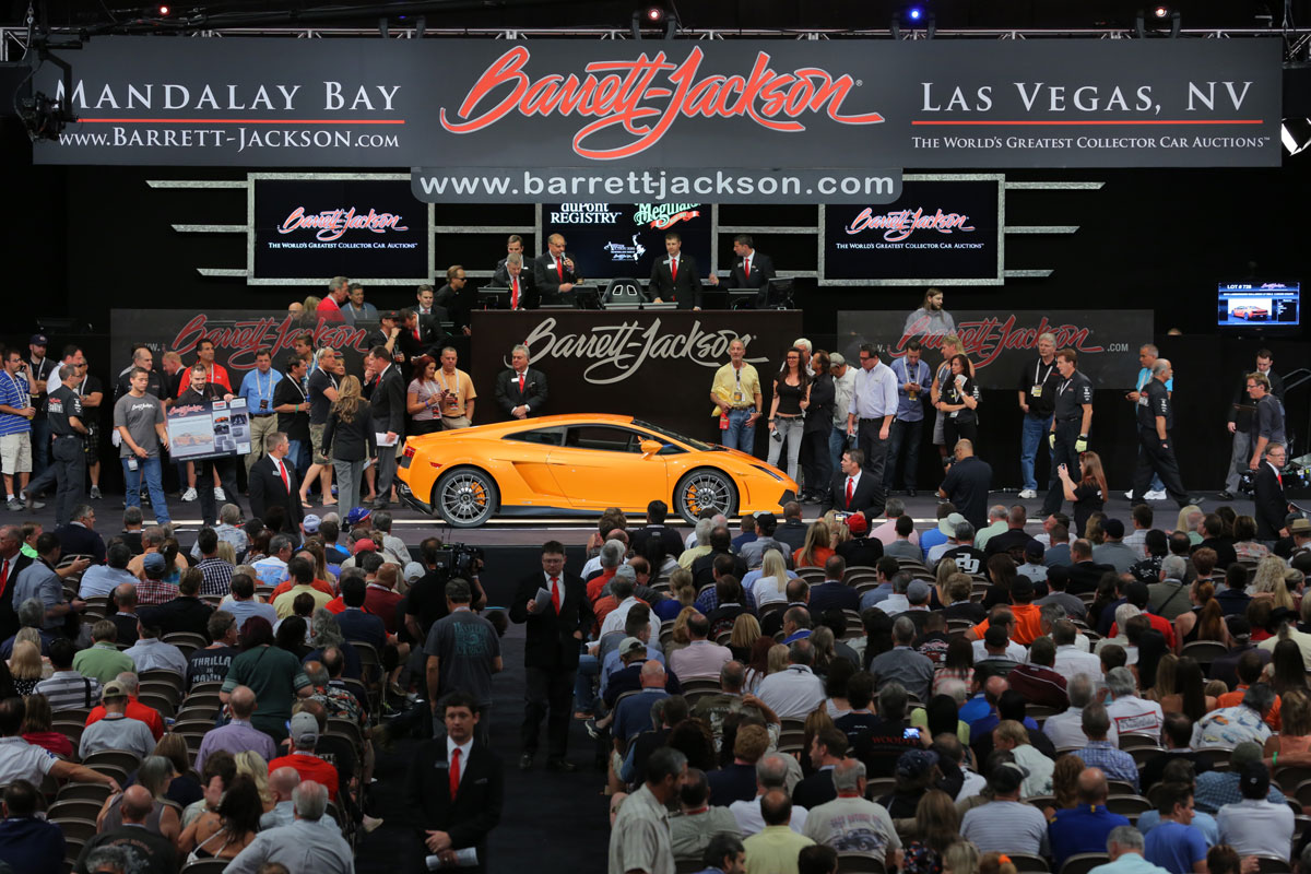 vier Mal Symbol haben barrett jackson las vegas 2018 Grüner Hintergrund