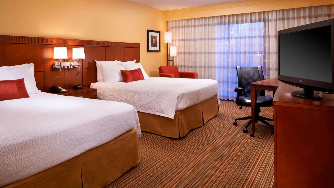 Courtyard by Marriott Louisville East