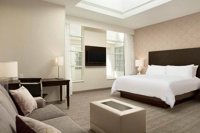 Embassy Suites by Hilton Louisville Downtown